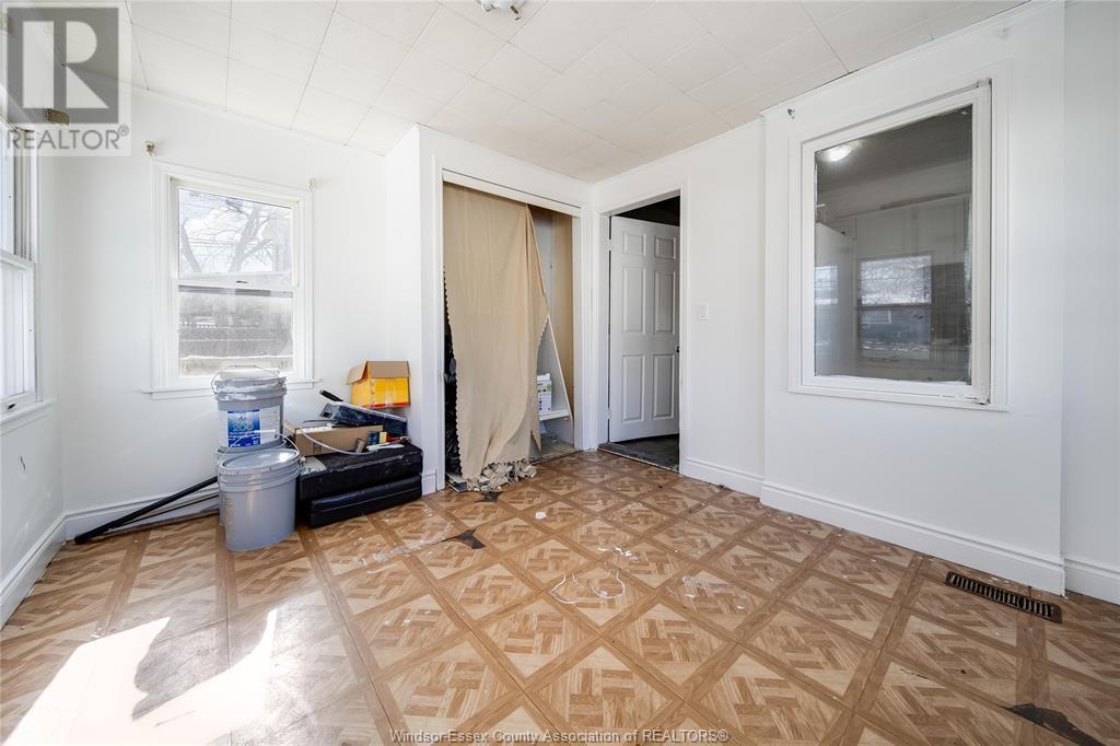 Photo 19 of 916 Felix Avenue, Windsor ON