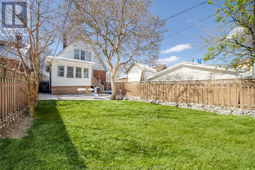 Photo 21 of 916 Felix Avenue, Windsor ON