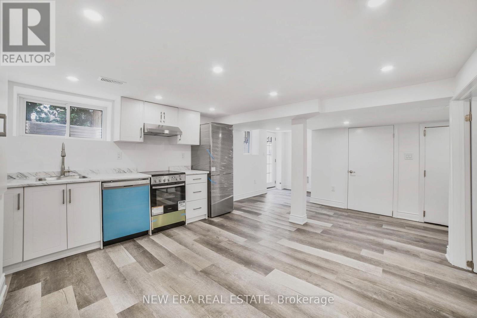 Photo 21 of 784 Upper Gage Drive, Hamilton ON