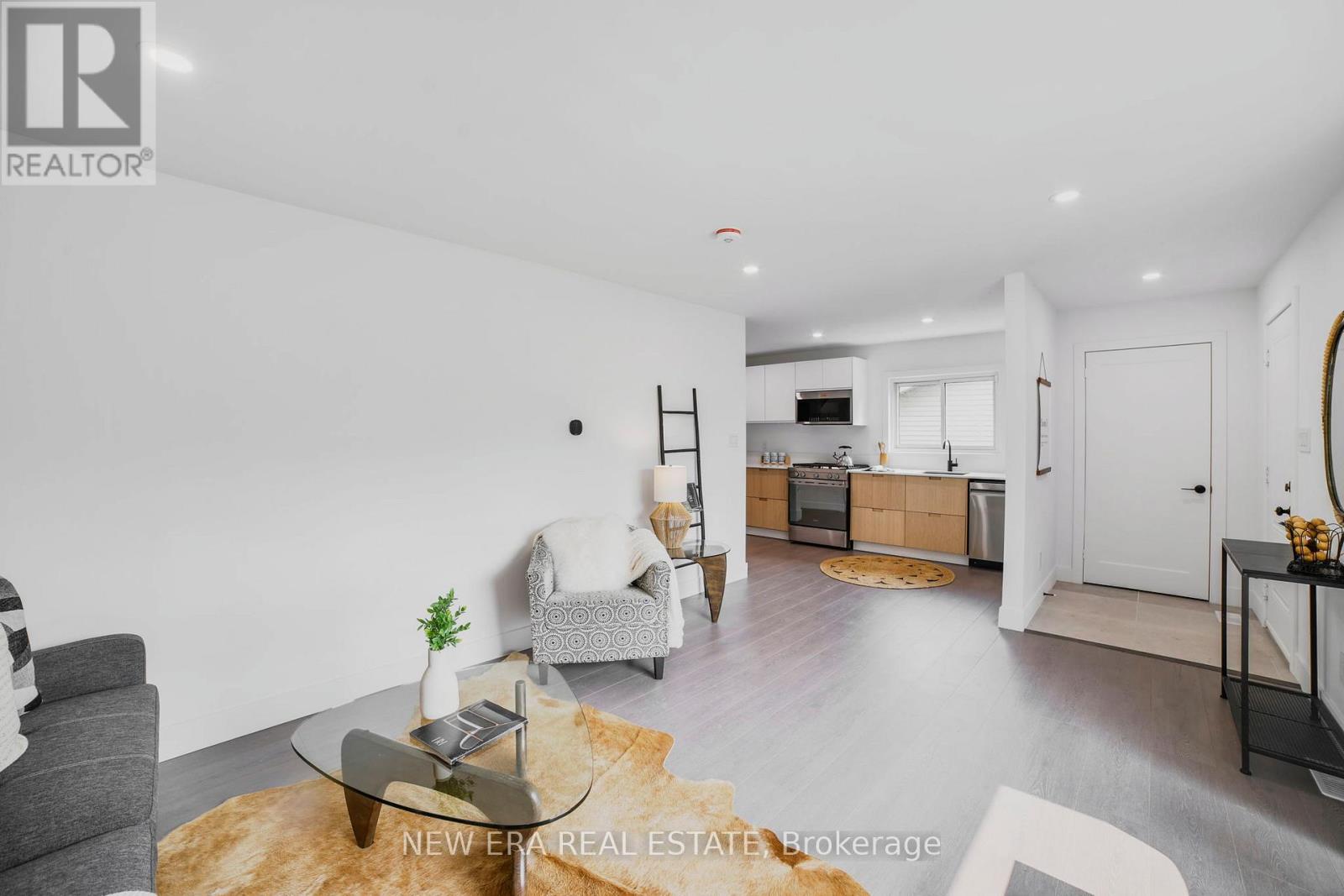Photo 32 of 784 Upper Gage Drive, Hamilton ON