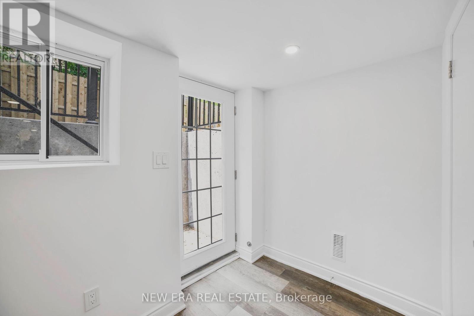 Photo 10 of 784 Upper Gage Drive, Hamilton ON
