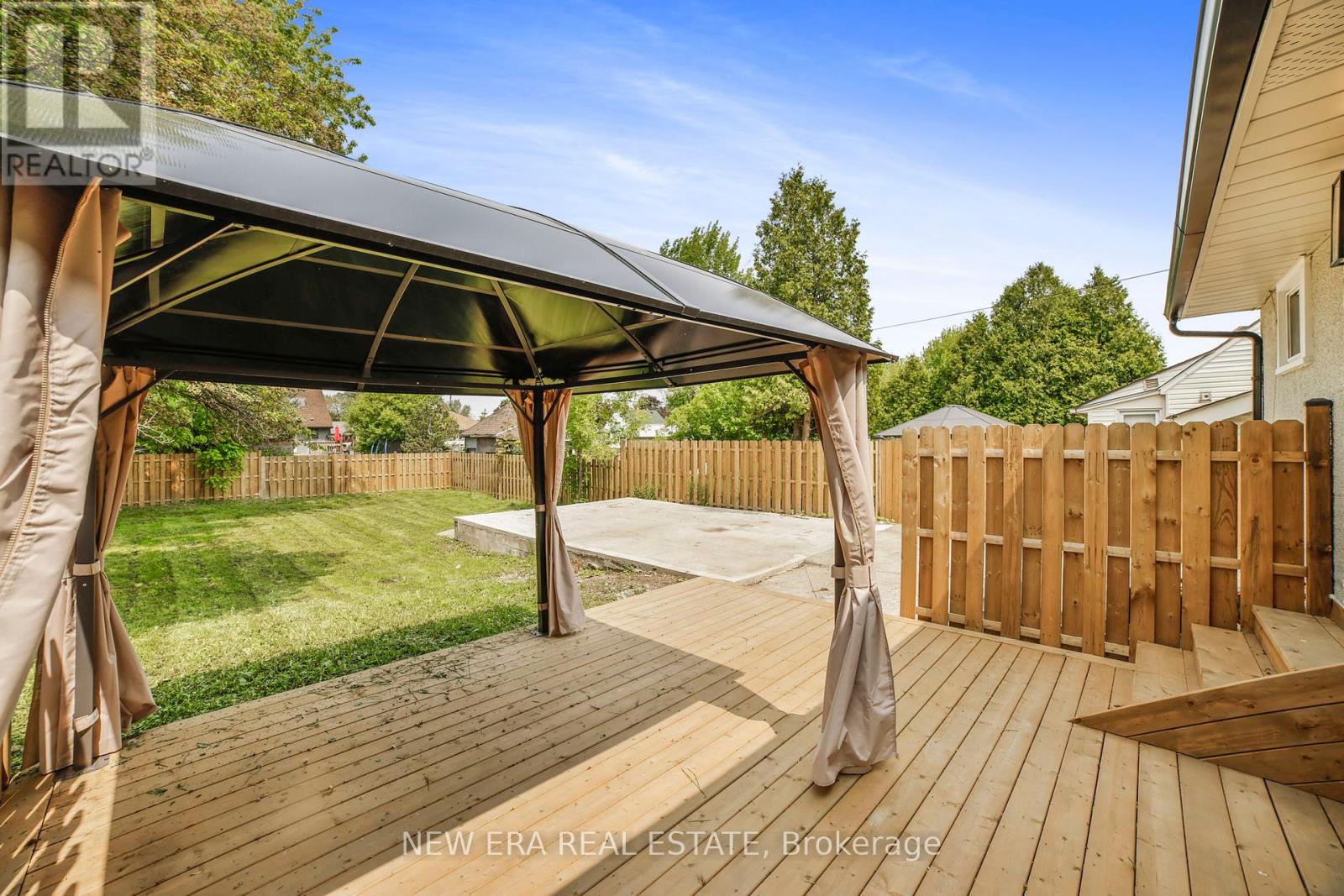 Photo 23 of 784 Upper Gage Drive, Hamilton ON