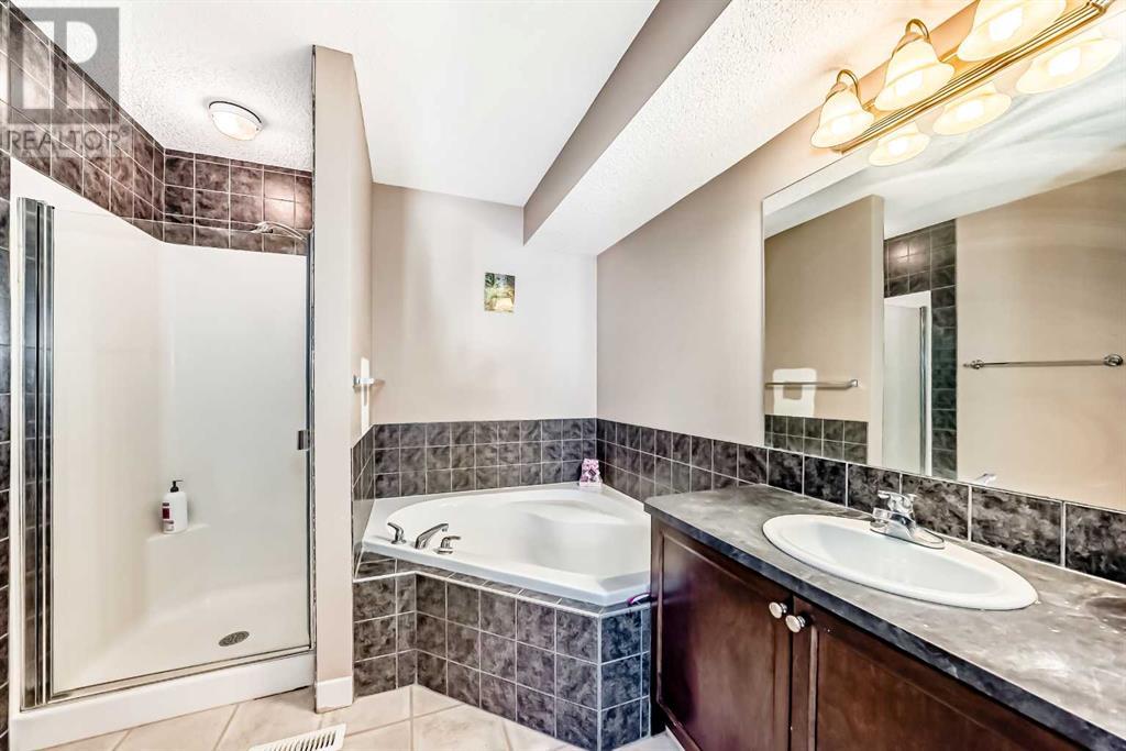 Single Family House for Sale in  Everstone Drive SW Evergreen Calgary 