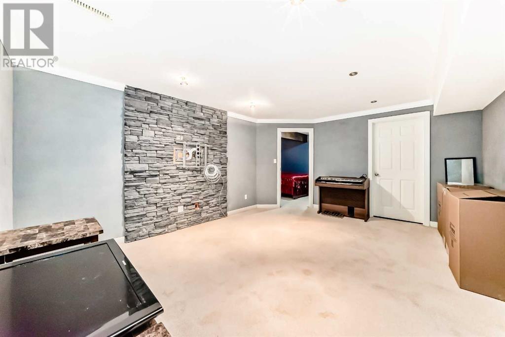 Single Family House for Sale in  Everstone Drive SW Evergreen Calgary 