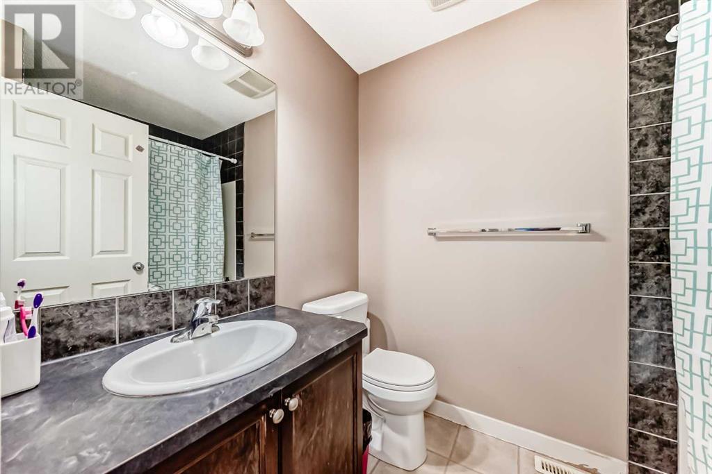 Single Family House for Sale in  Everstone Drive SW Evergreen Calgary 
