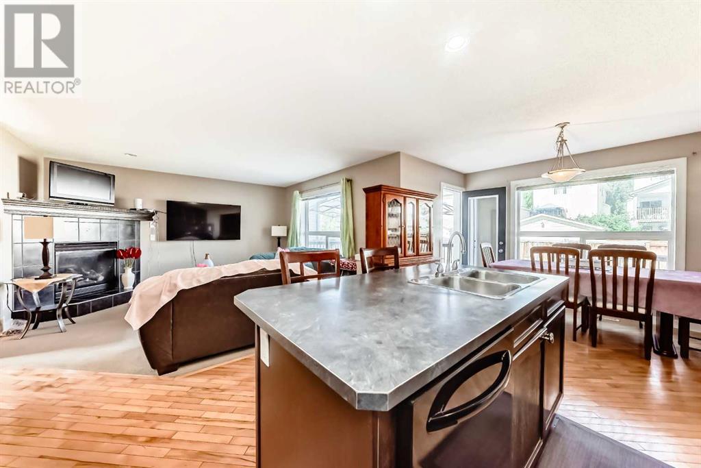 Single Family House for Sale in  Everstone Drive SW Evergreen Calgary 