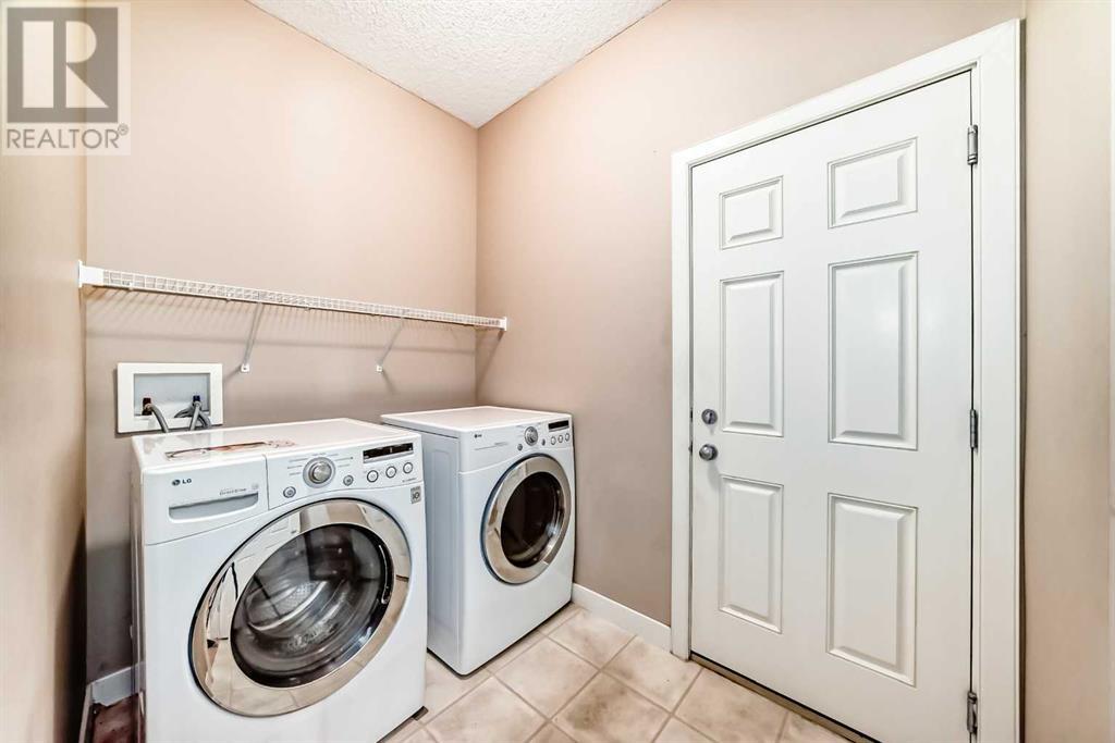 Single Family House for Sale in  Everstone Drive SW Evergreen Calgary 