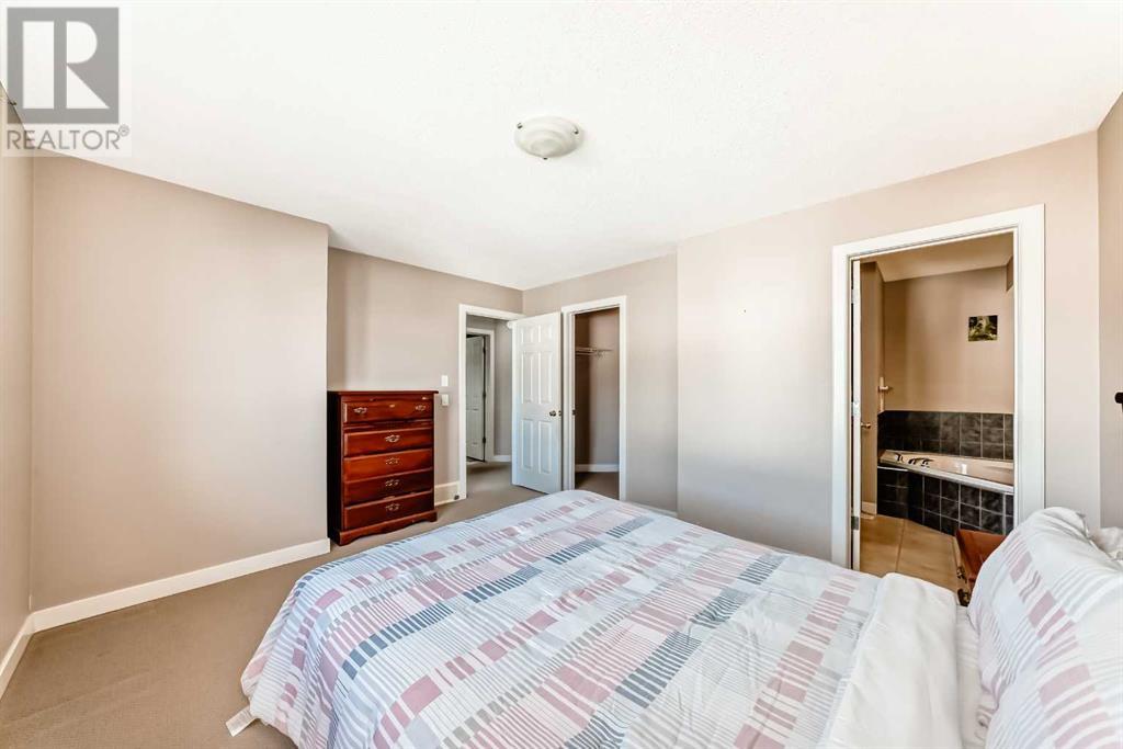 Single Family House for Sale in  Everstone Drive SW Evergreen Calgary 