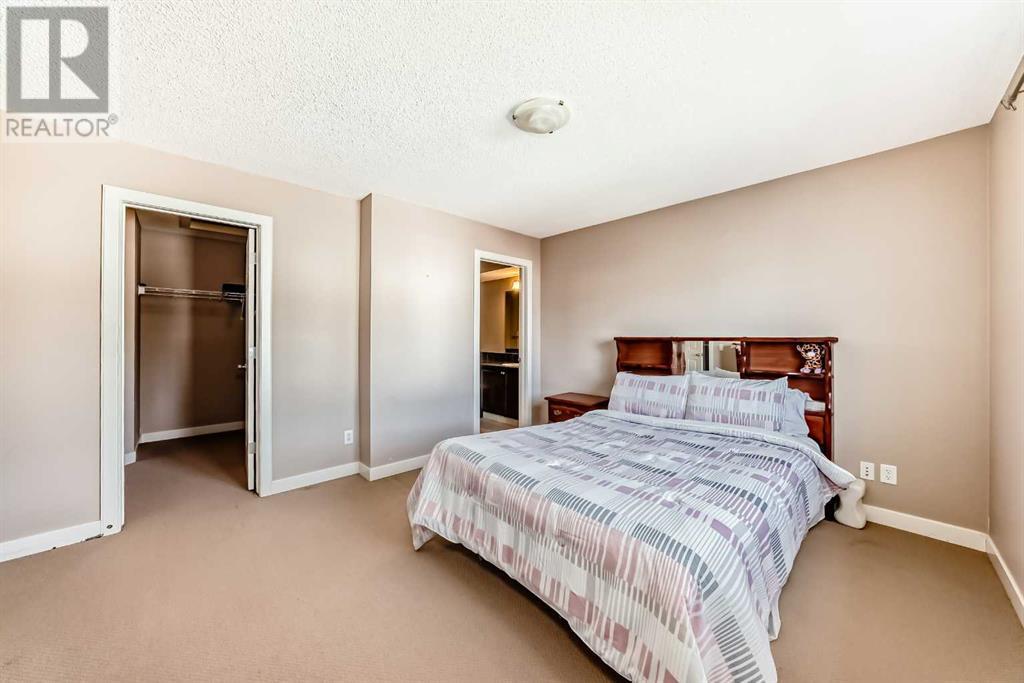 Single Family House for Sale in  Everstone Drive SW Evergreen Calgary 