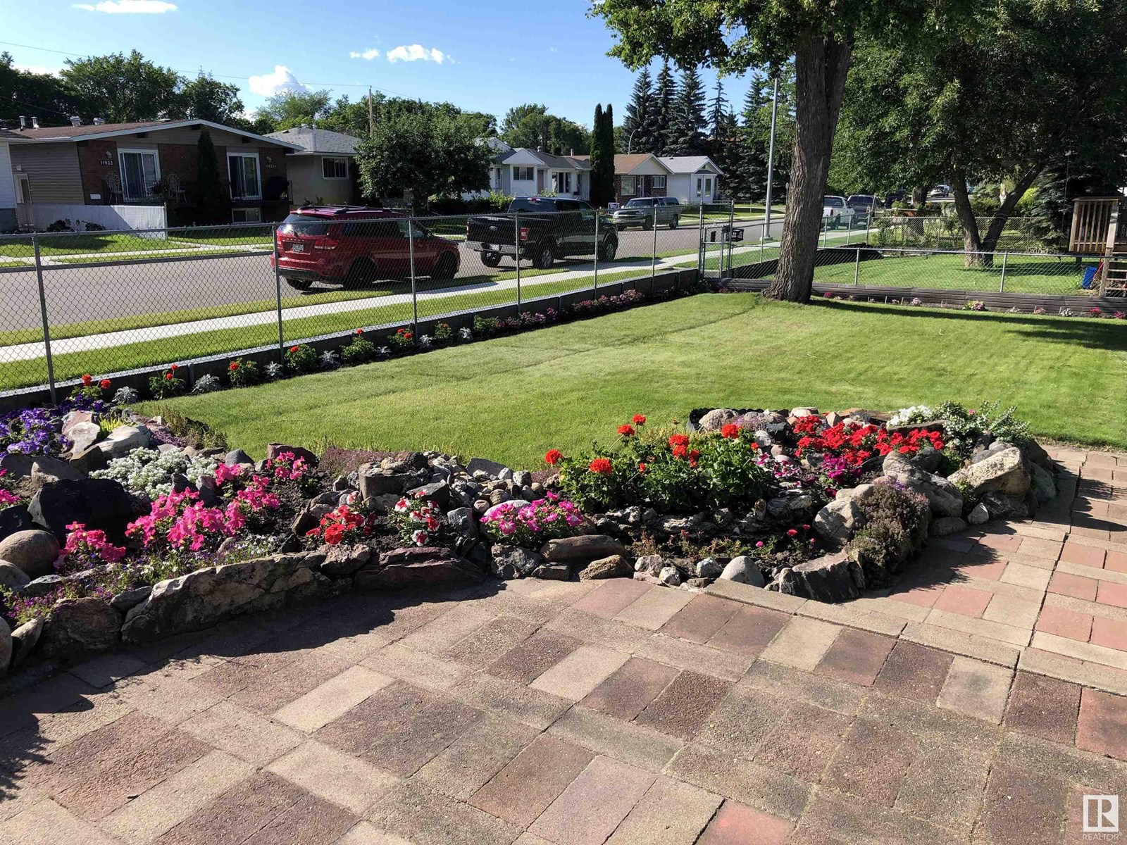 Photo 43 of 11929 54 St Nw, Edmonton AB