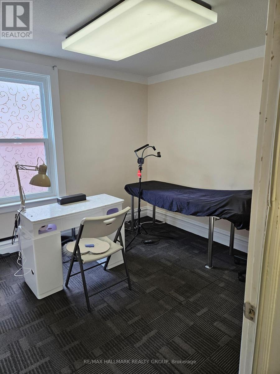 Photo 6 of 22 563 Gladstone Avenue, Ottawa ON