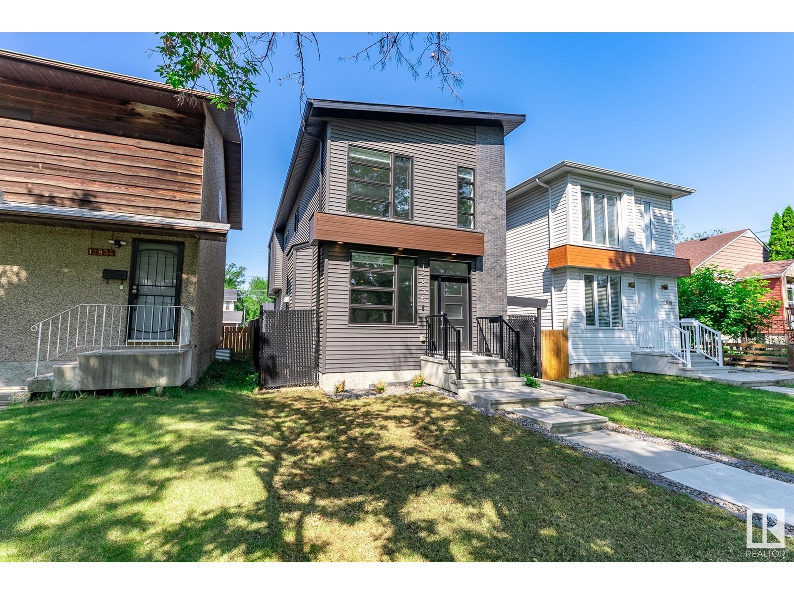 Photo 3 of 12836 123 A St Nw, Edmonton AB