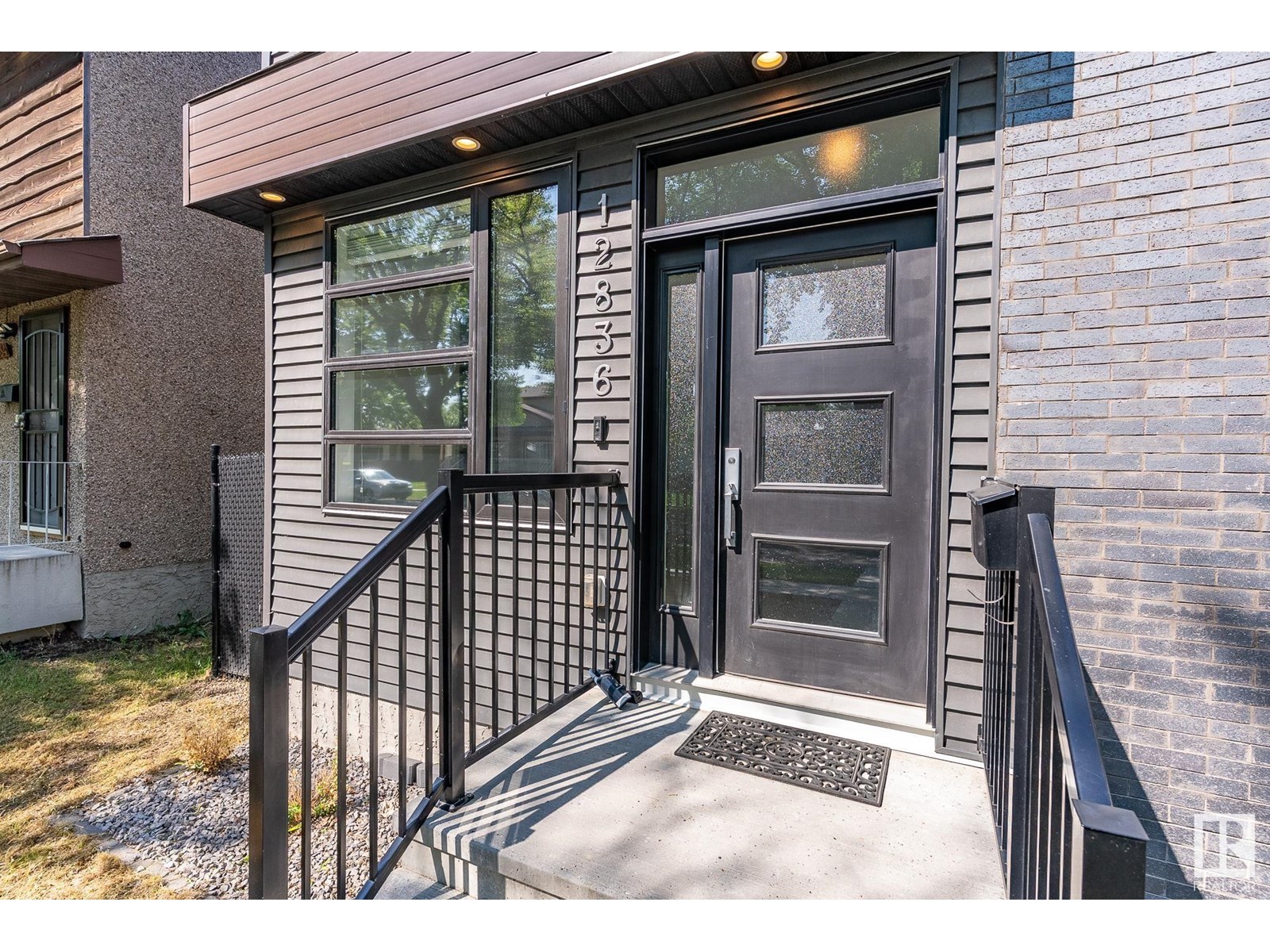 Photo 4 of 12836 123 A St Nw, Edmonton AB