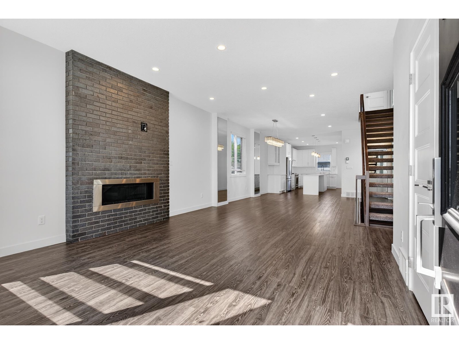 Photo 5 of 12836 123 A St Nw, Edmonton AB
