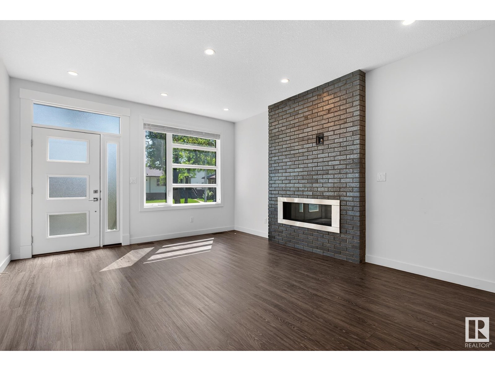 Photo 7 of 12836 123 A St Nw, Edmonton AB