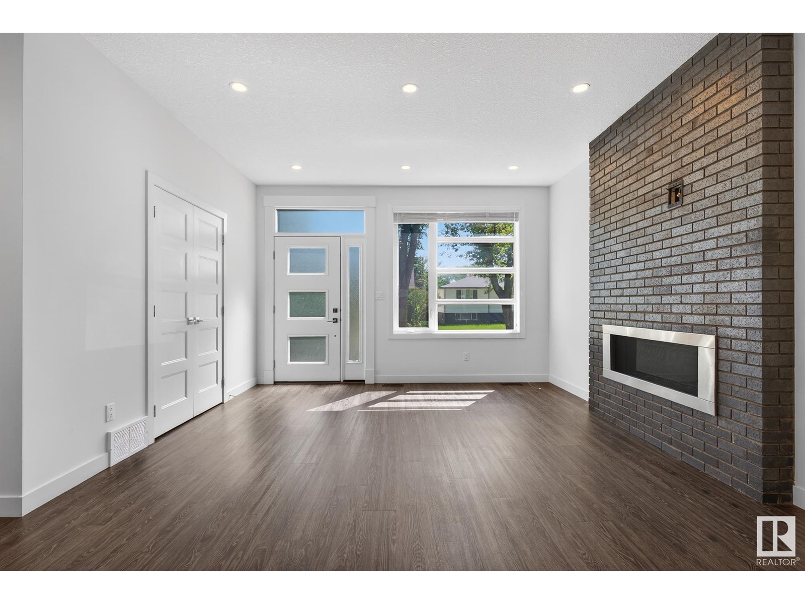 Photo 8 of 12836 123 A St Nw, Edmonton AB
