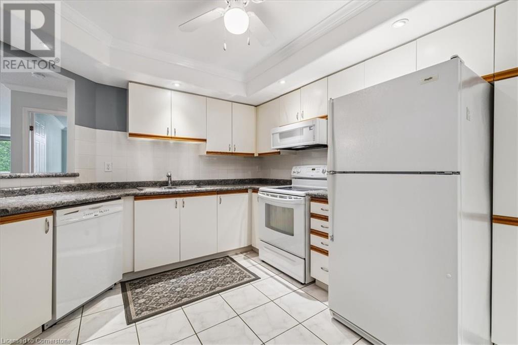 Photo 37 of 5090 Pinedale Avenue Unit 302, Burlington ON