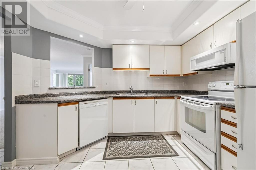 Photo 2 of 5090 Pinedale Avenue Unit 302, Burlington ON