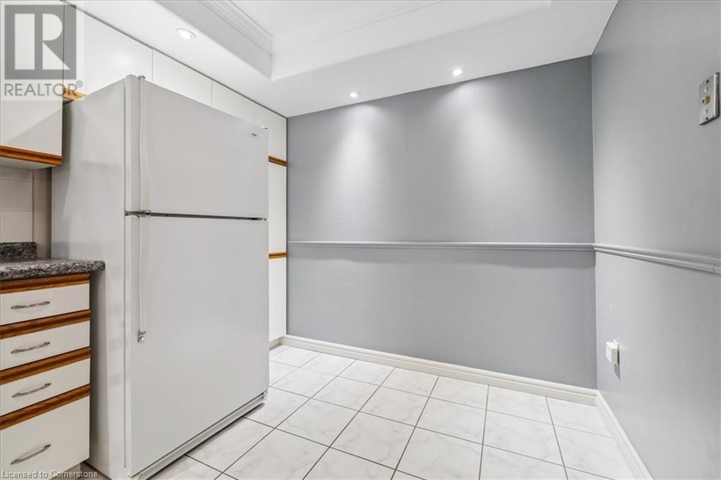 Photo 33 of 5090 Pinedale Avenue Unit 302, Burlington ON