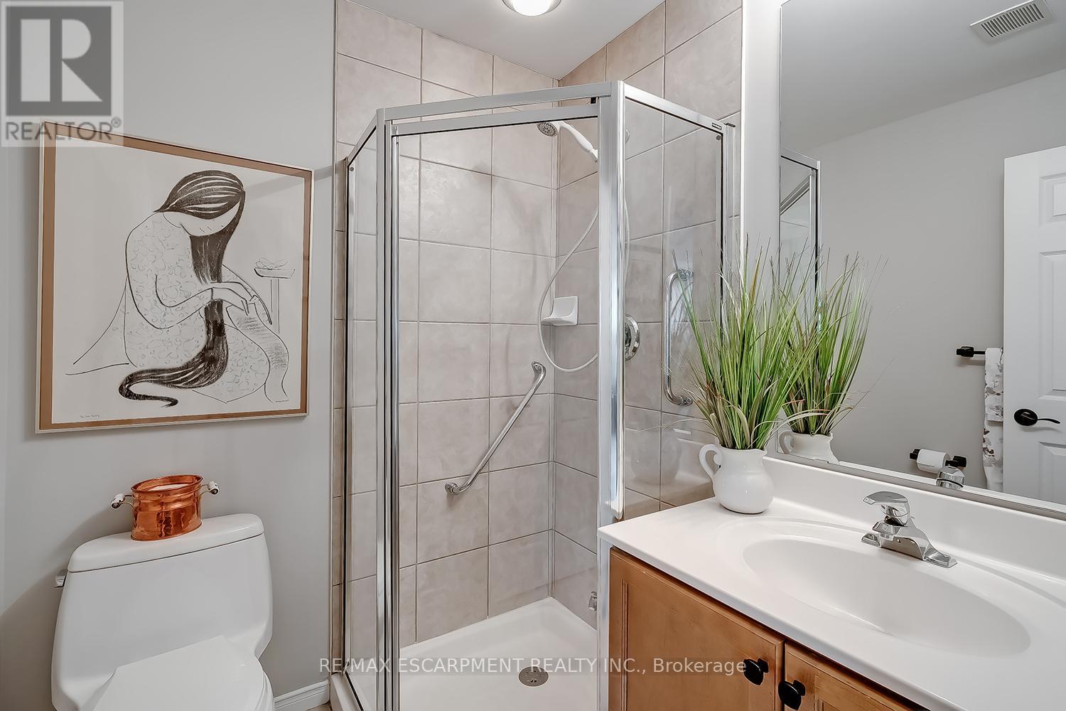 Photo 23 of 108 2085 Amherst Heights Drive, Burlington ON