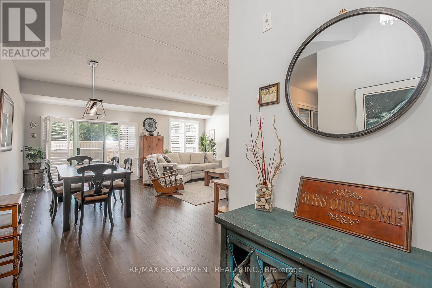 Photo 9 of 108 2085 Amherst Heights Drive, Burlington ON