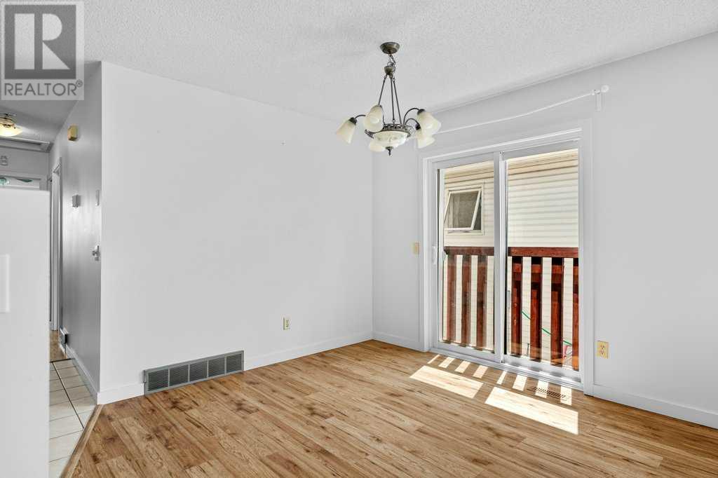 Single Family House Bi-level for Sale in  Hunterhorn Crescent NE Huntington Hills Calgary 