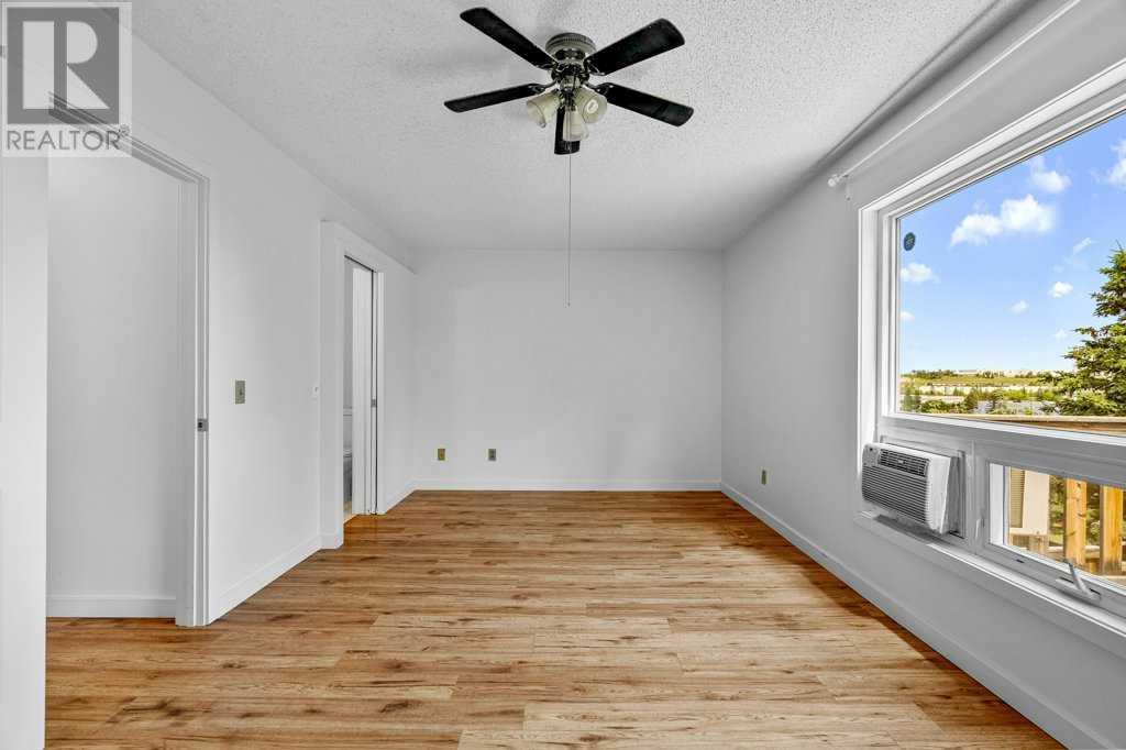 Single Family House Bi-level for Sale in  Hunterhorn Crescent NE Huntington Hills Calgary 
