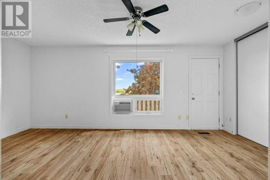 Single Family House Bi-level for Sale in  Hunterhorn Crescent NE Huntington Hills Calgary 