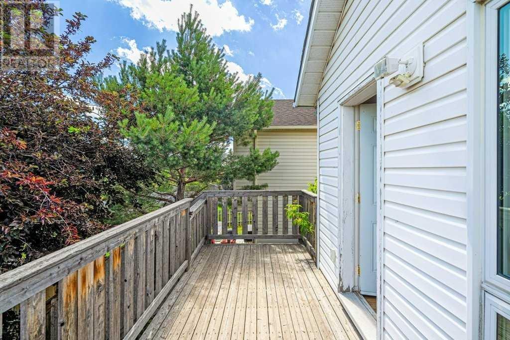 Single Family House Bi-level for Sale in  Hunterhorn Crescent NE Huntington Hills Calgary 