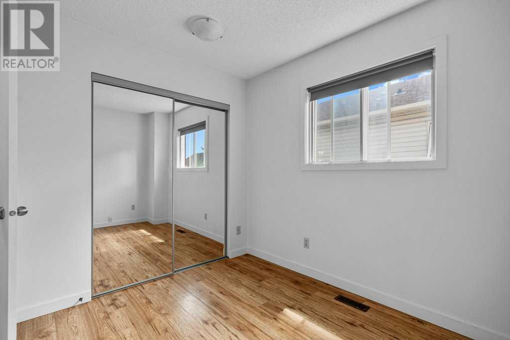 Single Family House Bi-level for Sale in  Hunterhorn Crescent NE Huntington Hills Calgary 