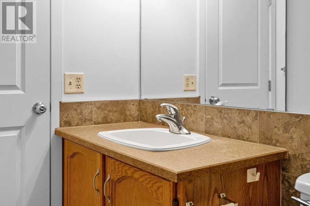 Single Family House Bi-level for Sale in  Hunterhorn Crescent NE Huntington Hills Calgary 