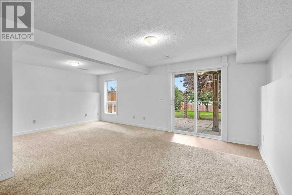 Single Family House Bi-level for Sale in  Hunterhorn Crescent NE Huntington Hills Calgary 