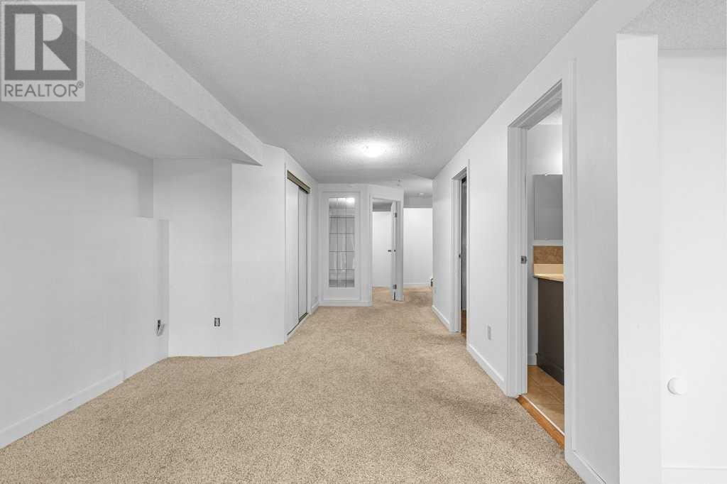 Single Family House Bi-level for Sale in  Hunterhorn Crescent NE Huntington Hills Calgary 