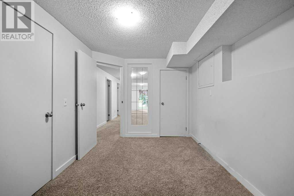 Single Family House Bi-level for Sale in  Hunterhorn Crescent NE Huntington Hills Calgary 