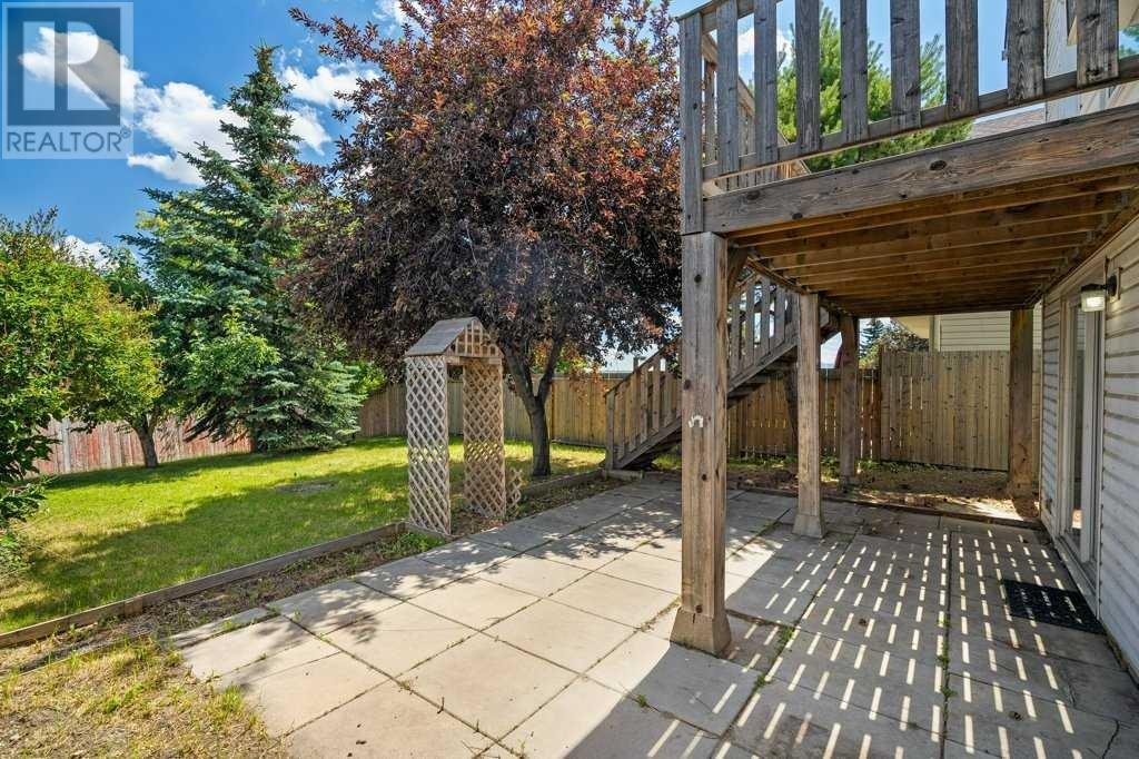 Single Family House Bi-level for Sale in  Hunterhorn Crescent NE Huntington Hills Calgary 