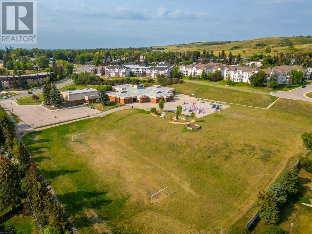 Single Family House Bi-level for Sale in  Hunterhorn Crescent NE Huntington Hills Calgary 