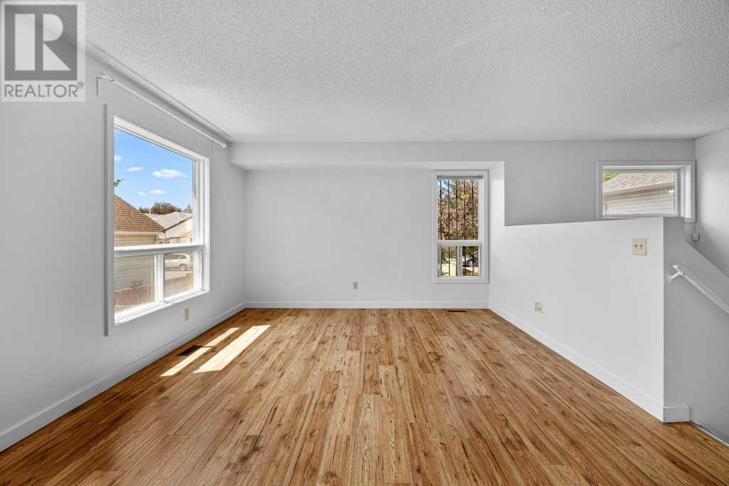 Single Family House Bi-level for Sale in  Hunterhorn Crescent NE Huntington Hills Calgary 