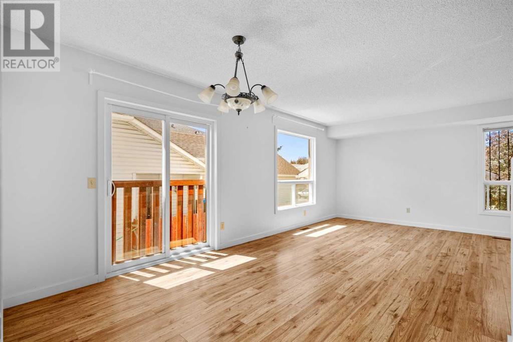 Single Family House Bi-level for Sale in  Hunterhorn Crescent NE Huntington Hills Calgary 