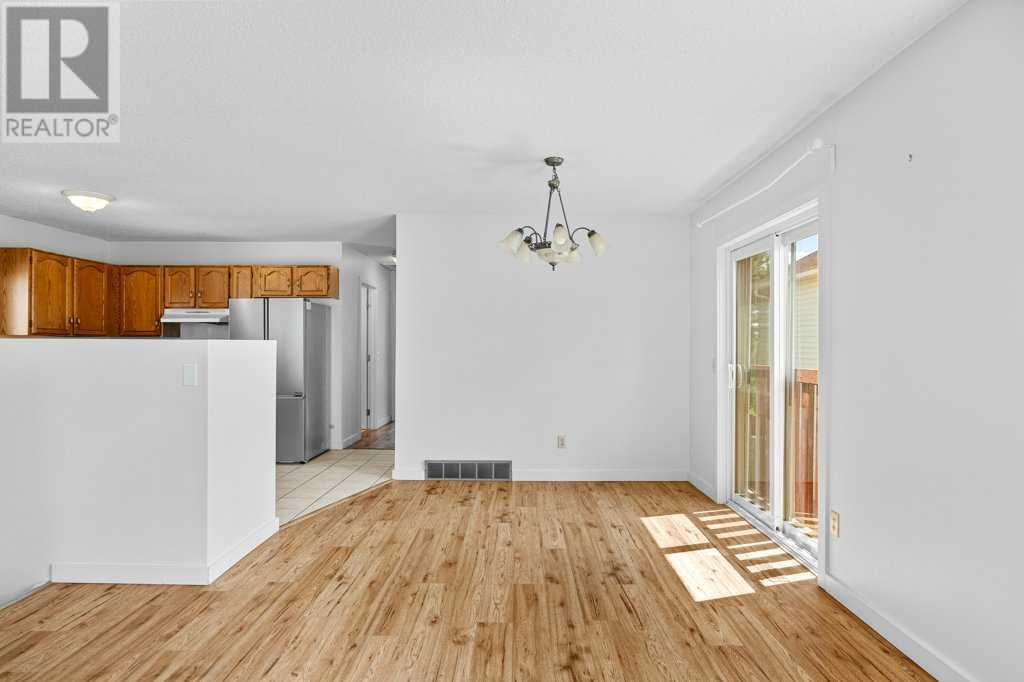Single Family House Bi-level for Sale in  Hunterhorn Crescent NE Huntington Hills Calgary 