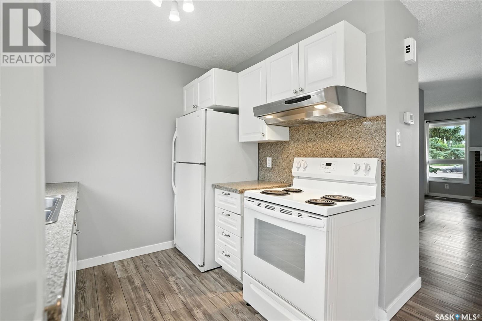 Single Family House 2 Level for Sale in  Taylor STREET E Saskatoon 