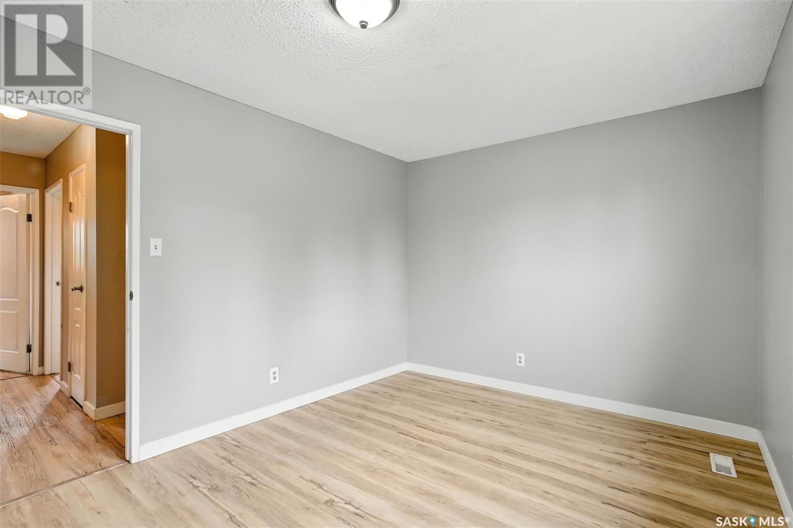 Single Family House 2 Level for Sale in  Taylor STREET E Saskatoon 