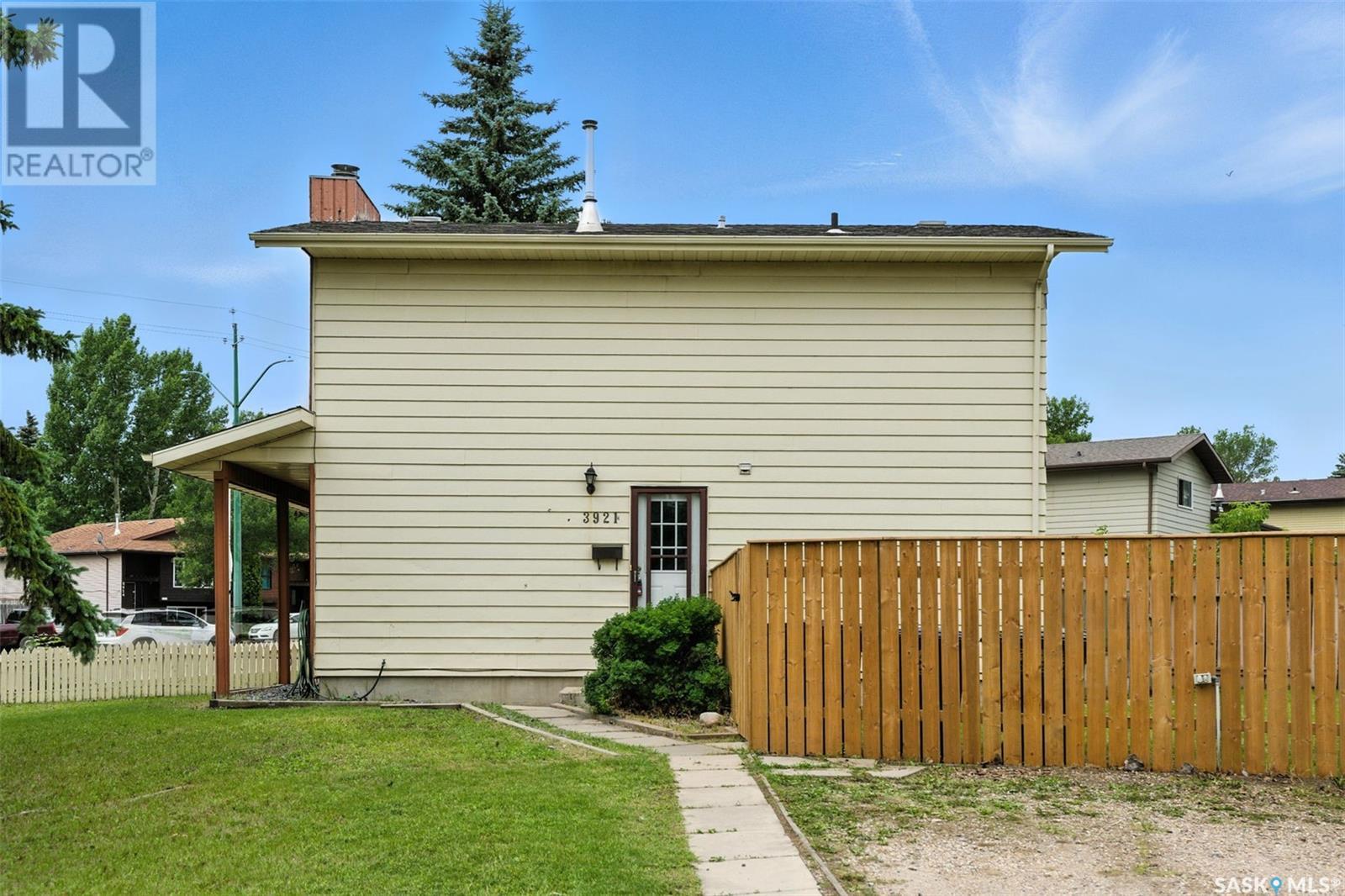 Single Family House 2 Level for Sale in  Taylor STREET E Saskatoon 