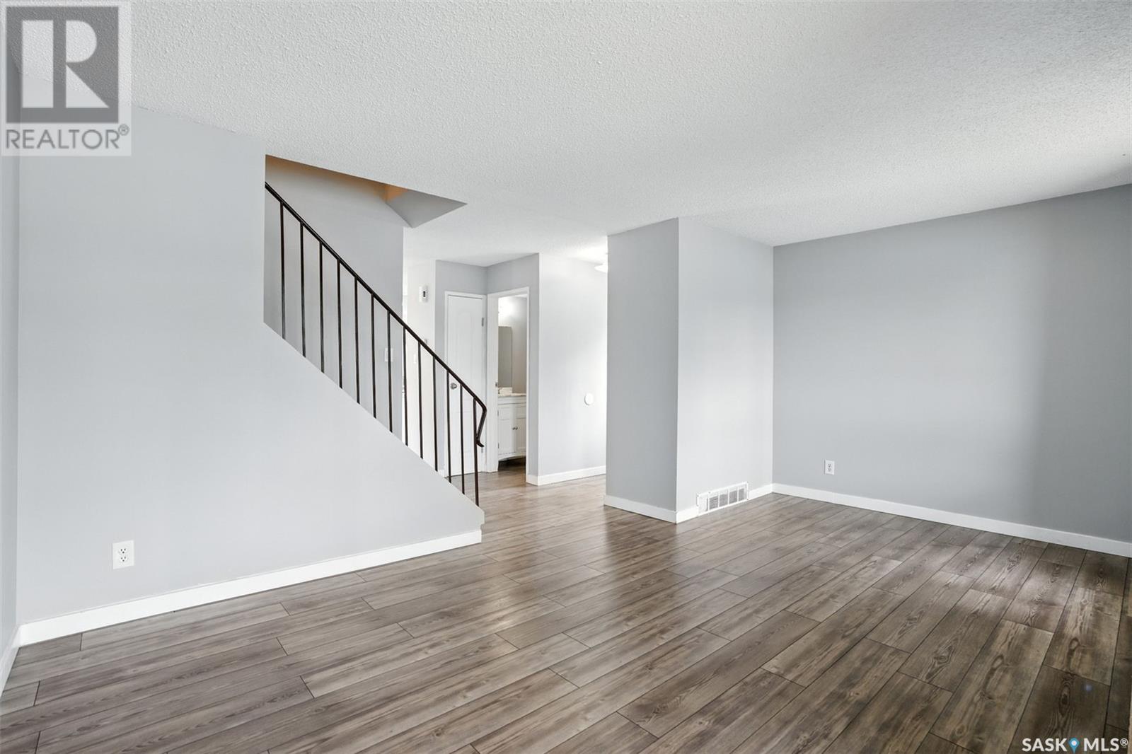 Single Family House 2 Level for Sale in  Taylor STREET E Saskatoon 