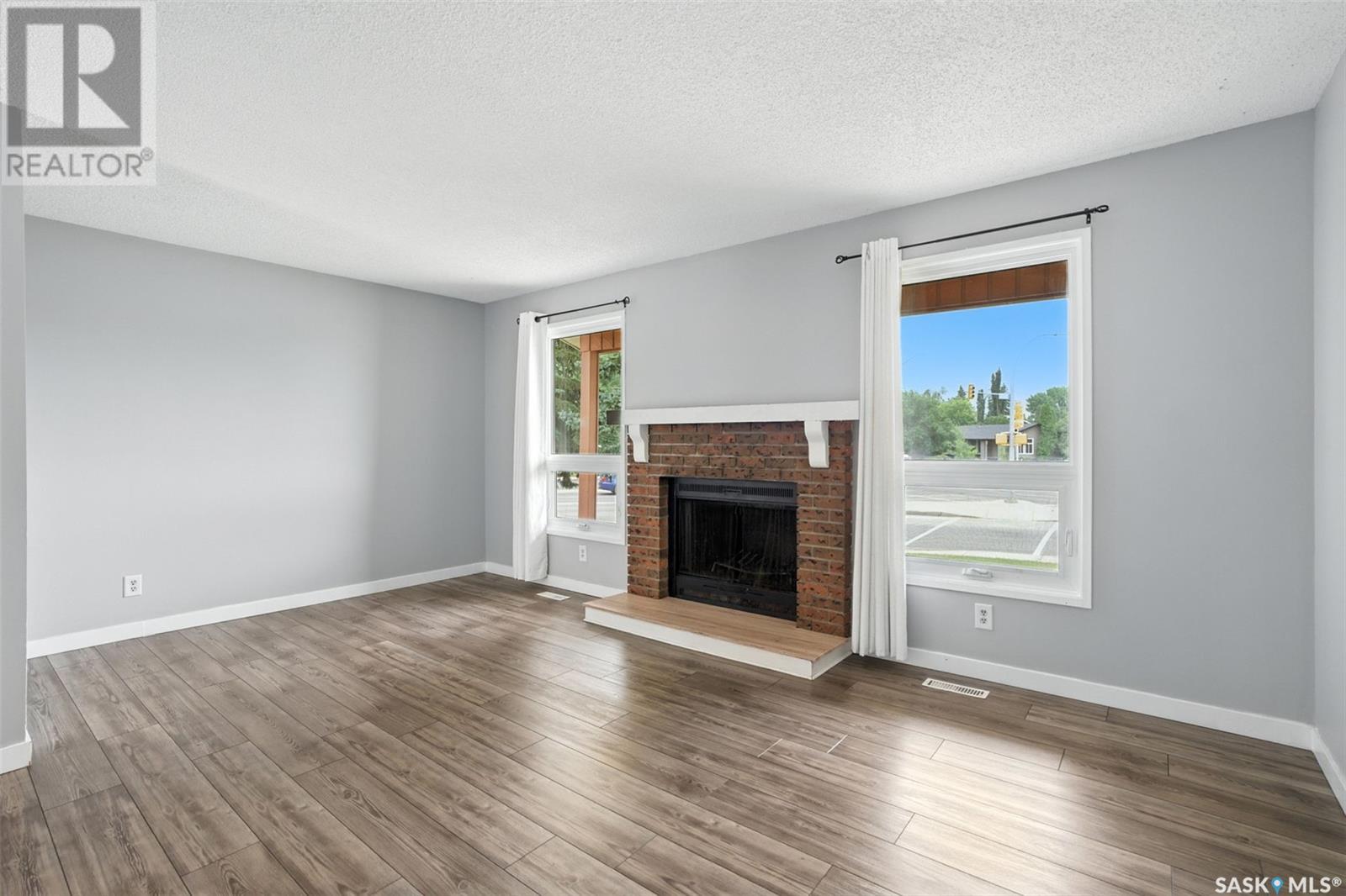 Single Family House 2 Level for Sale in  Taylor STREET E Saskatoon 