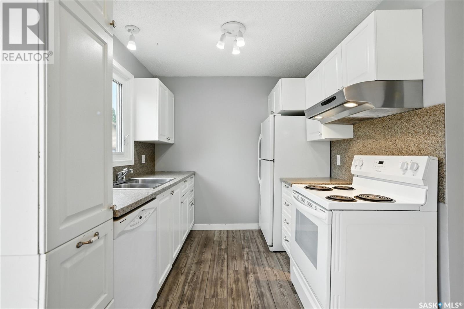 Single Family House 2 Level for Sale in  Taylor STREET E Saskatoon 