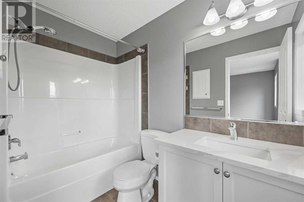 18 Royal Birch Way NW, Calgary, Alberta