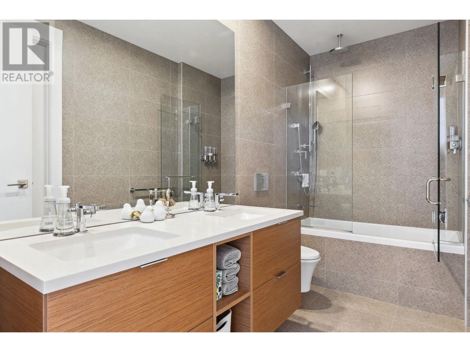 509 6707 NELSON AVENUE, West Vancouver