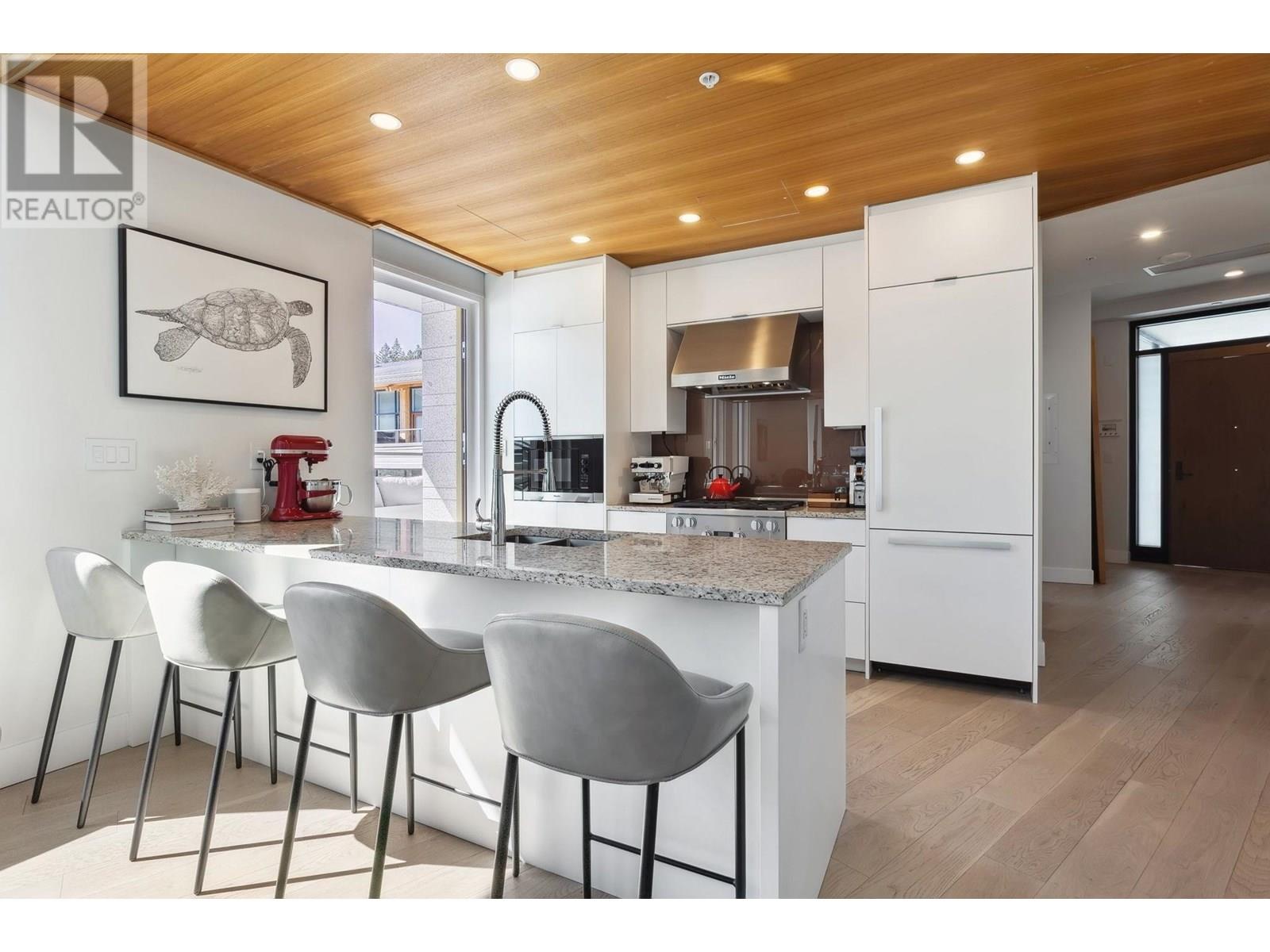 509 6707 NELSON AVENUE, West Vancouver