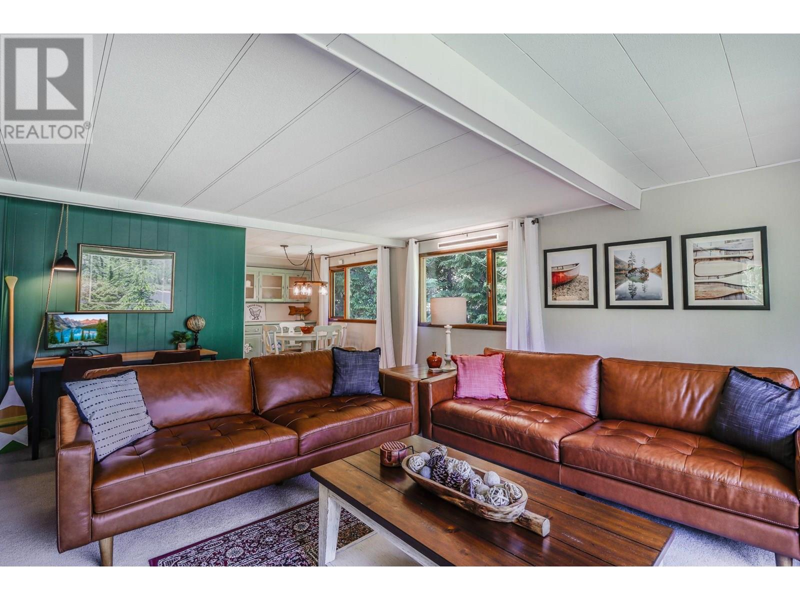 15730 PETERS Road, Crawford Bay