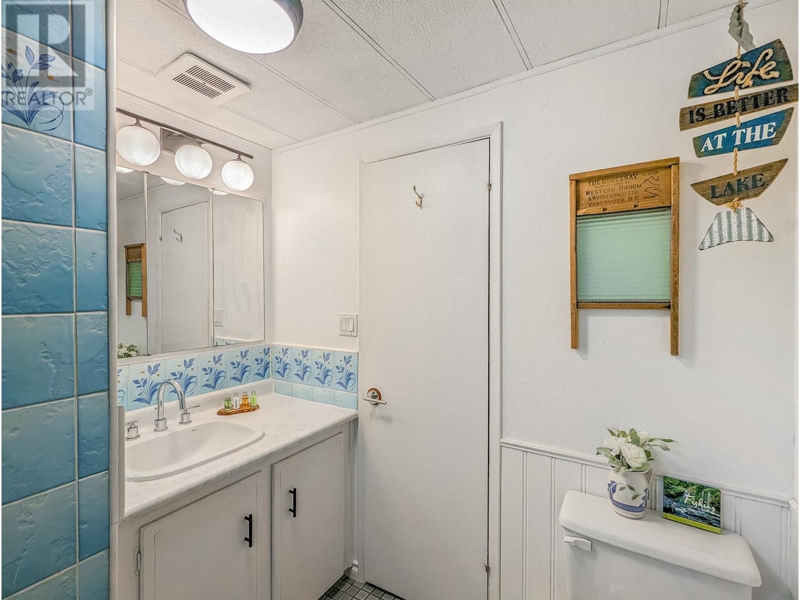 15730 PETERS Road, Crawford Bay